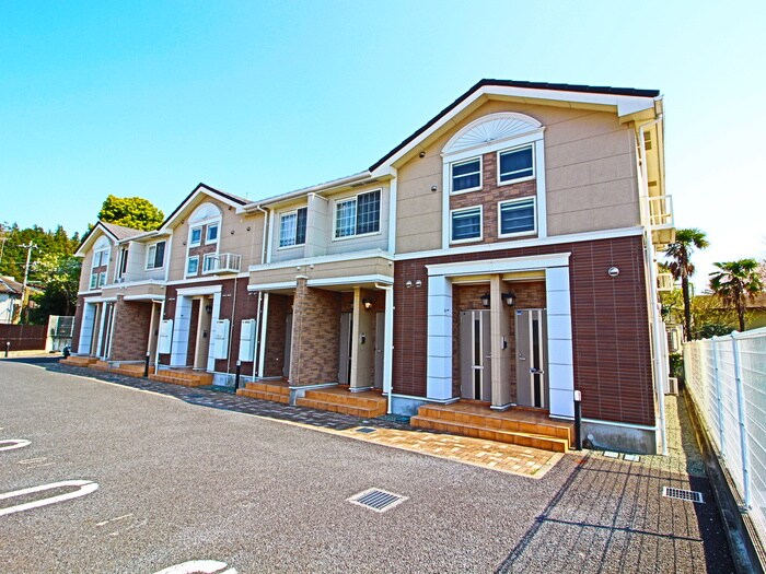 カ－サドマ－ニⅠの物件外観写真