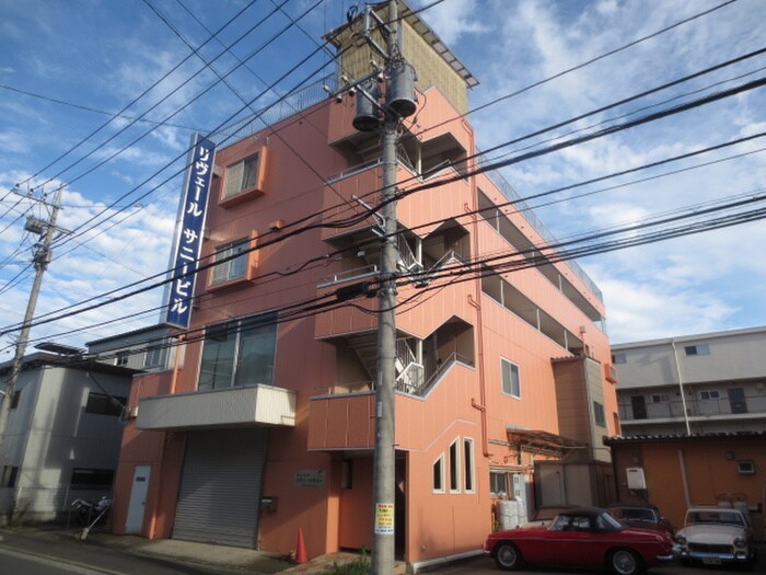 リヴェ－ルサニ－の物件外観写真