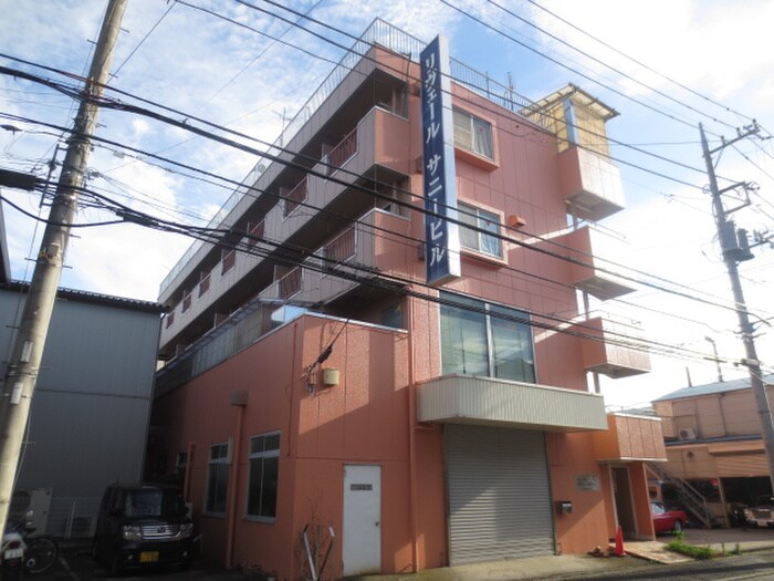 リヴェ－ルサニ－の物件外観写真