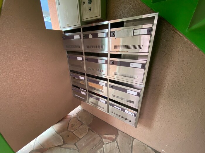 リヴェ－ルサニ－の物件外観写真