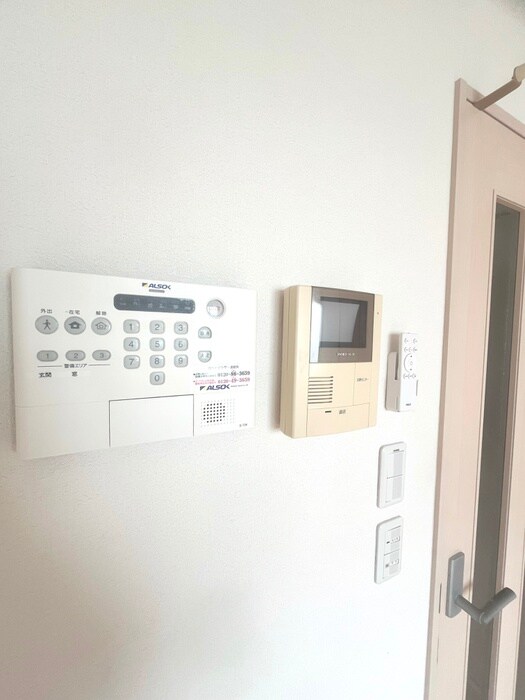 アザレ読売ランドＡ棟の物件内観写真