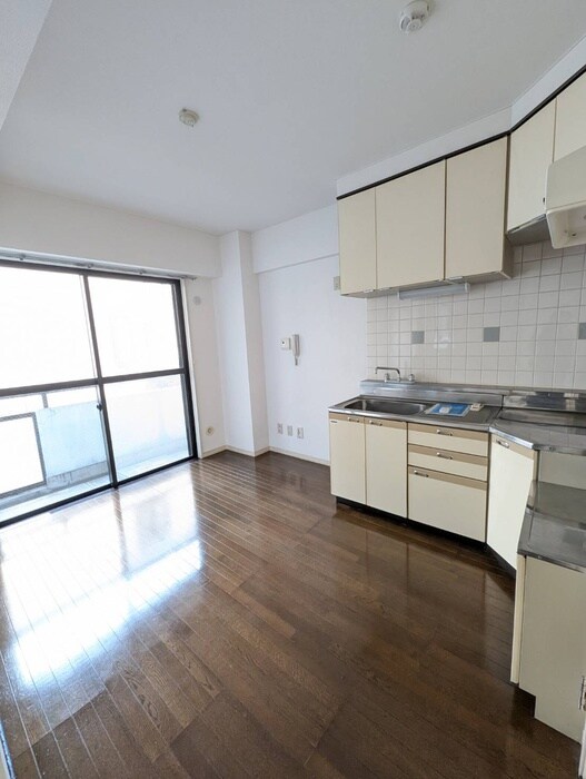 カ－サ　エステレ－ヤの物件内観写真