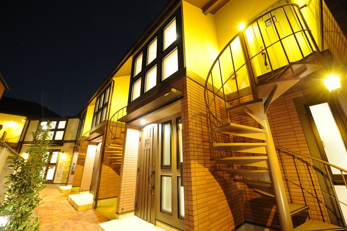 目白クイーンズコートの物件外観写真