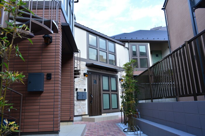 目白クイーンズコートの物件外観写真