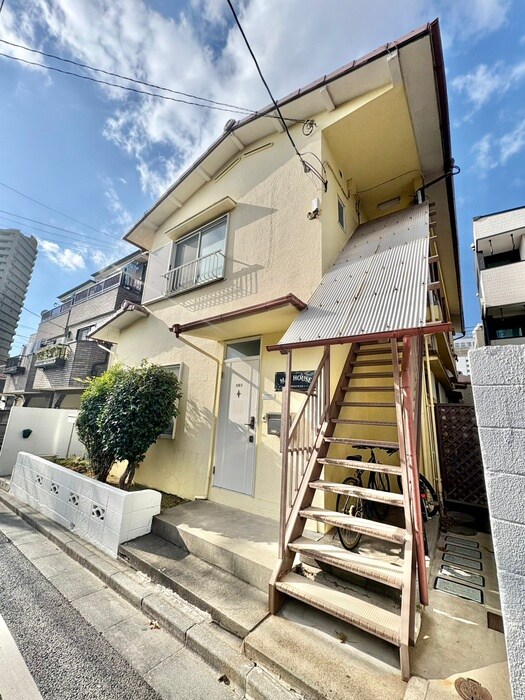 メイハウスの物件外観写真