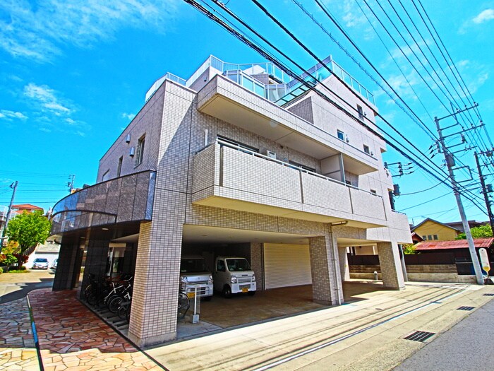 エクラン八芳の物件外観写真