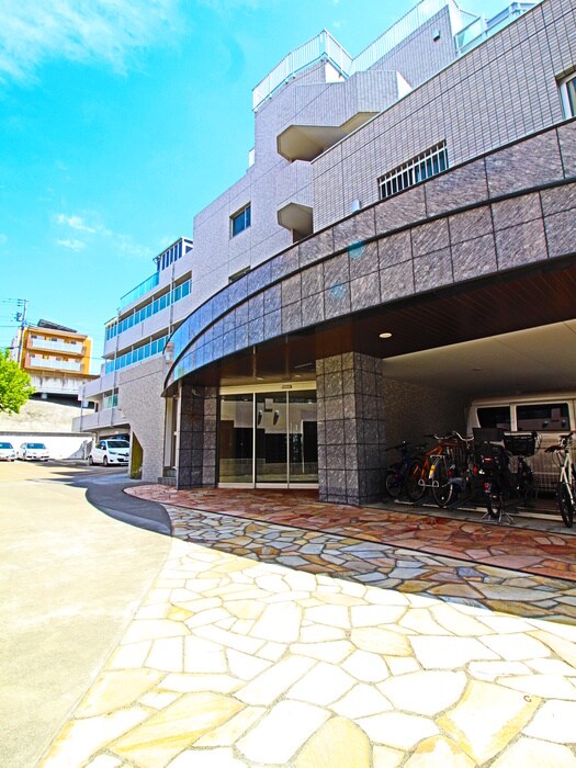 エクラン八芳の物件外観写真