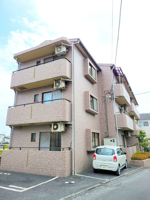 ロッキー毛呂山の物件外観写真