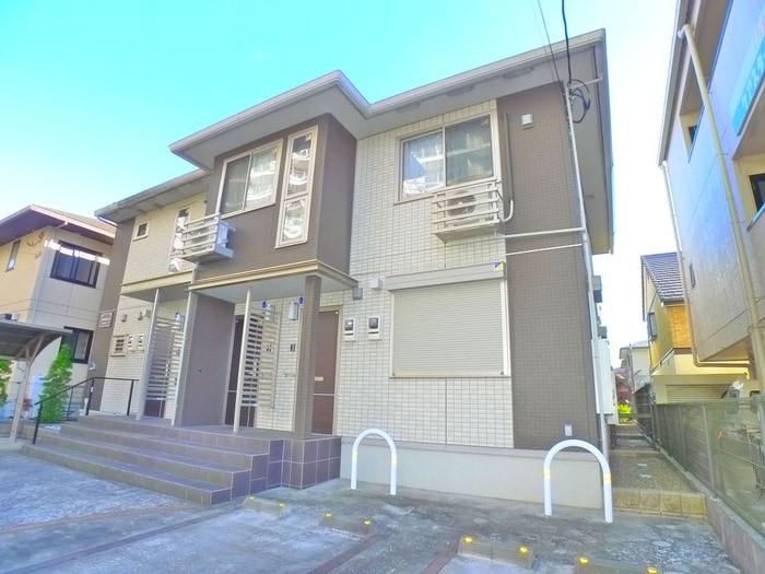 ユウ・アムールの物件外観写真