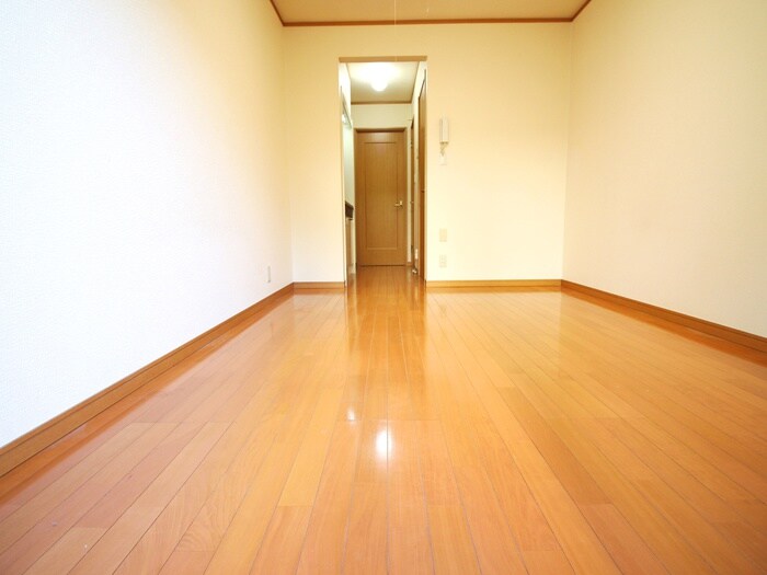 スリー・Ｗｏｏｄの物件内観写真