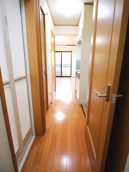 スリー・Ｗｏｏｄの物件内観写真