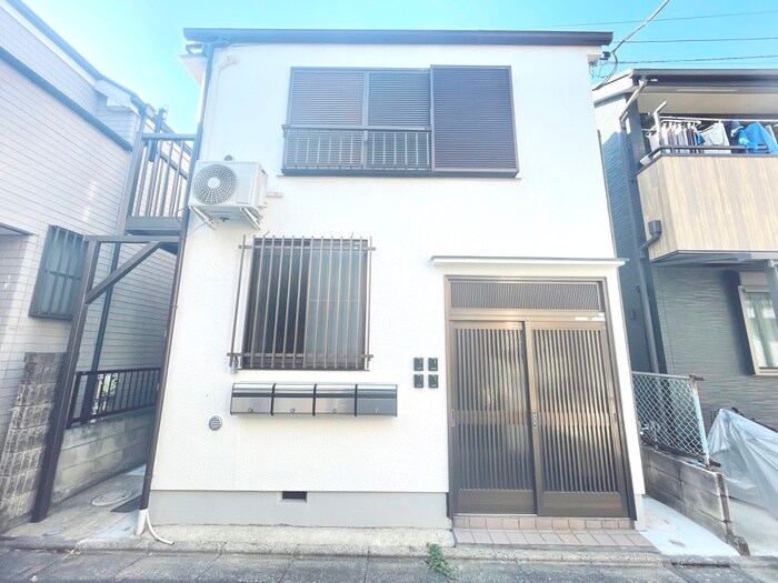 ウッディコーポ東六月町の物件外観写真