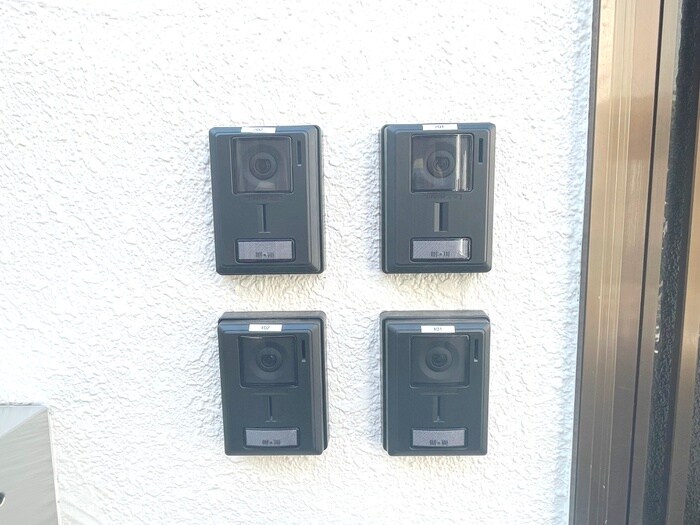 ウッディコーポ東六月町の物件外観写真