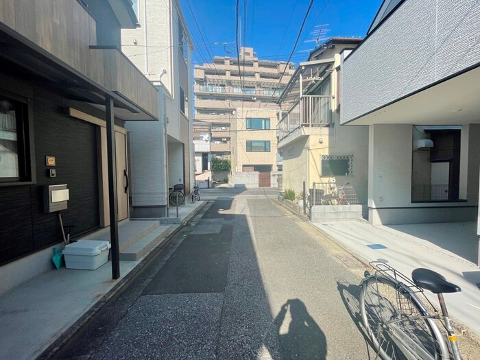 ウッディコーポ東六月町の物件外観写真