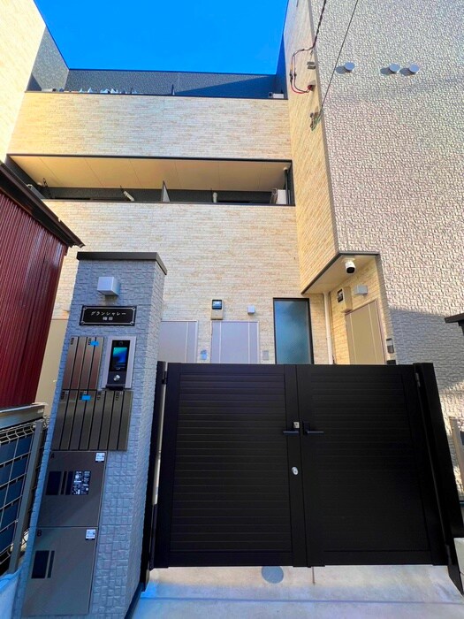 グランシャレー梅田の物件外観写真