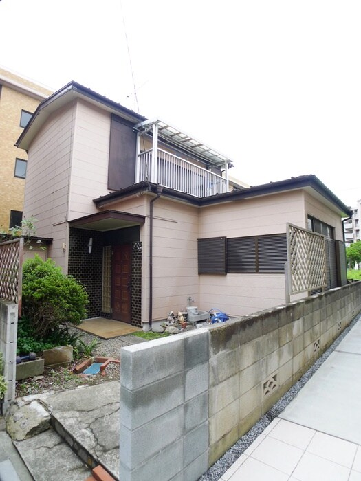 上落合七丁目貸家の物件外観写真