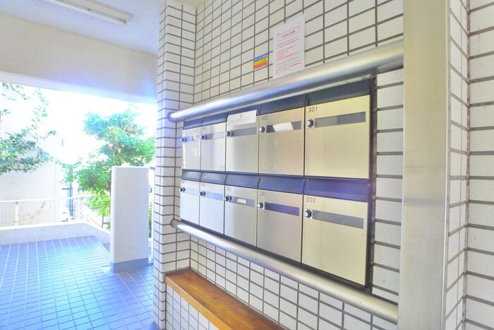 フレール綾瀬３の物件外観写真