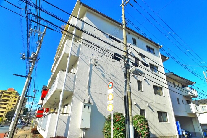 フレール綾瀬３の物件外観写真