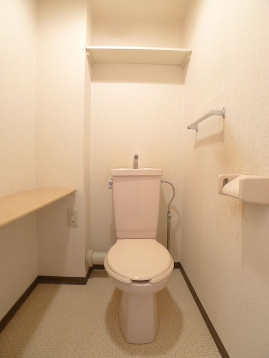 イーストパーク胡録台の物件内観写真