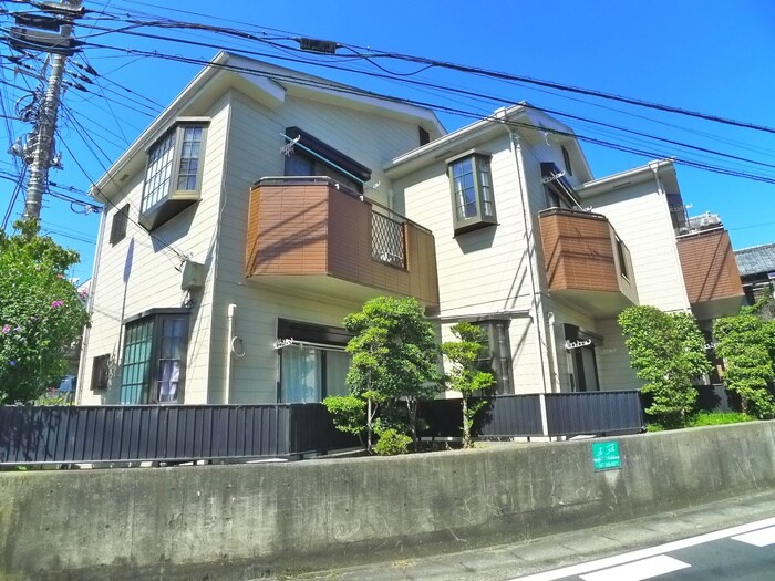 アベニュウ・アイの物件外観写真