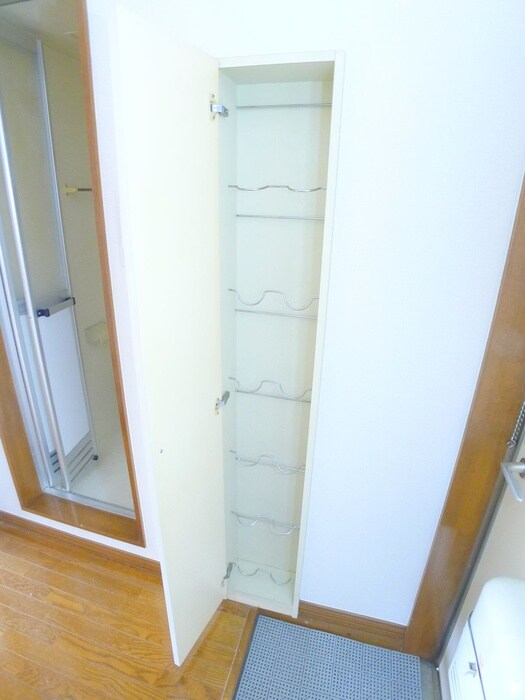 アベニュウ・アイの物件内観写真