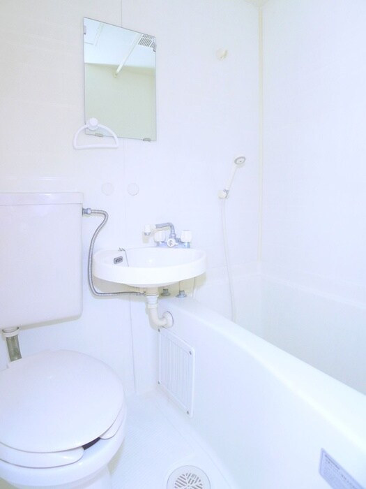 アベニュウ・アイの物件内観写真