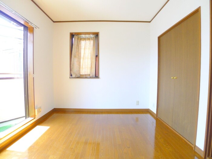 アベニュウ・アイの物件内観写真