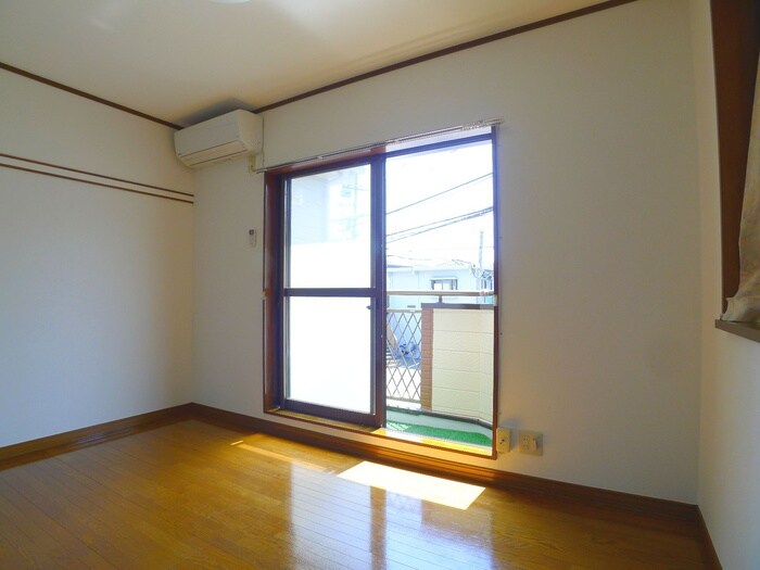 アベニュウ・アイの物件内観写真