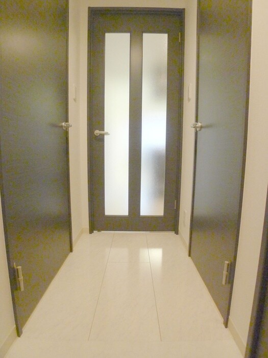 アン・ボルヌの物件内観写真