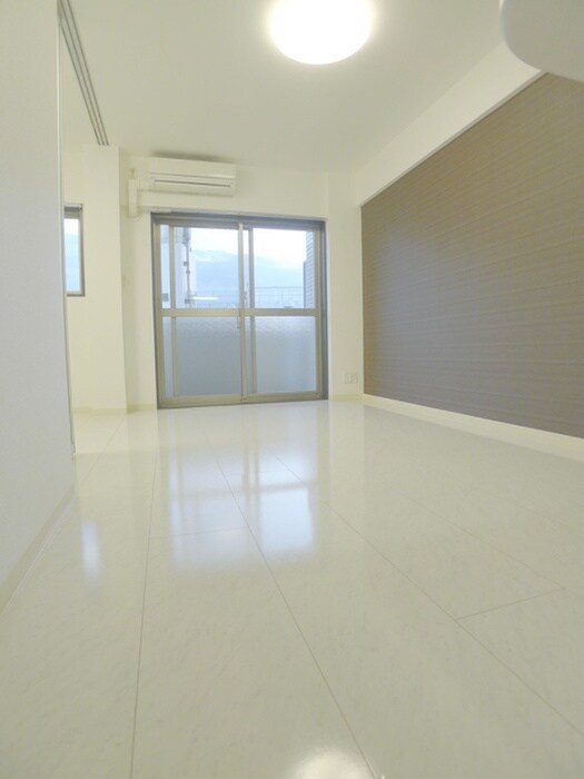 アン・ボルヌの物件内観写真