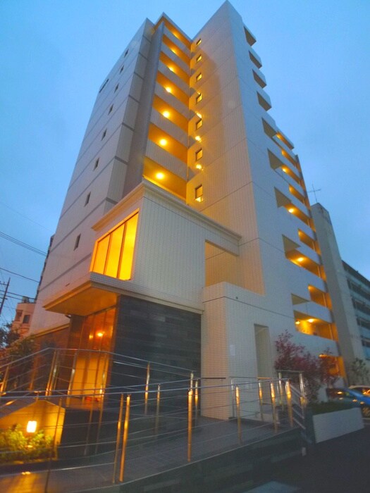 アン・ボルヌの物件外観写真