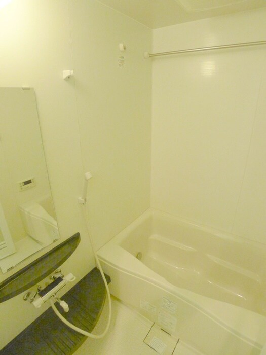 アン・ボルヌの物件内観写真