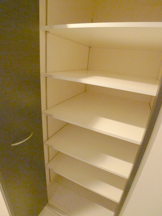 アン・ボルヌの物件内観写真