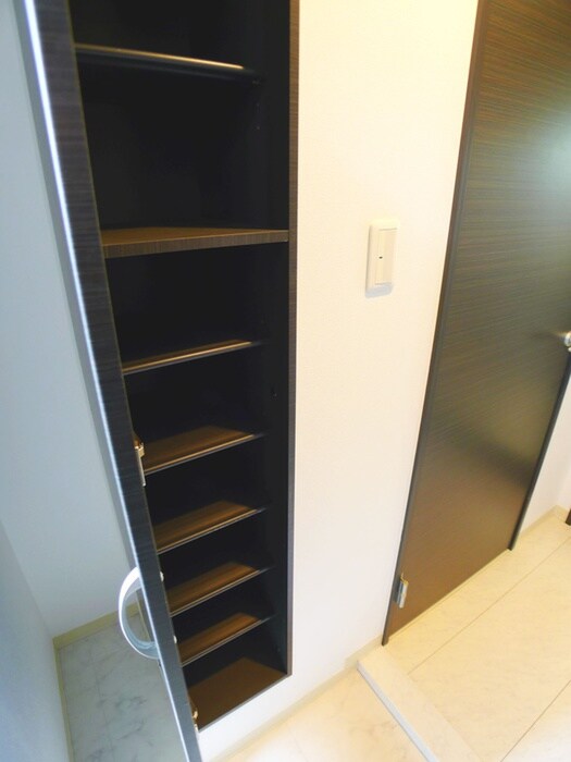 アン・ボルヌの物件内観写真