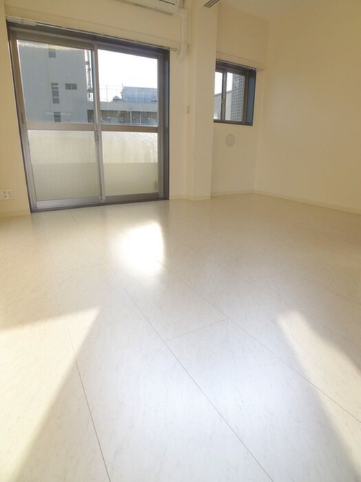 アン・ボルヌの物件内観写真