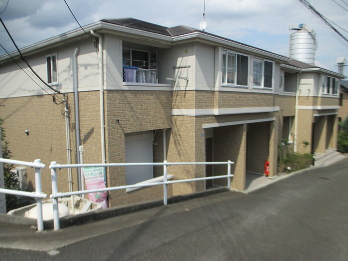 パラディの物件外観写真