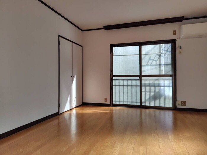 クロ－バ－フラット ２の物件内観写真