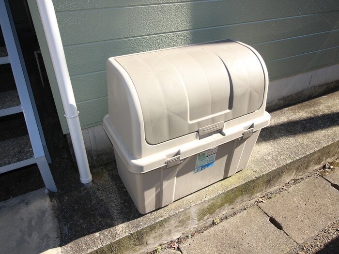 クロ－バ－フラット ２の物件外観写真