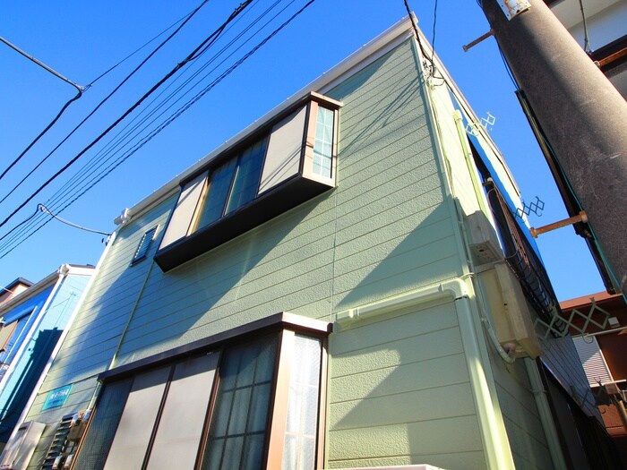 クロ－バ－フラット ２の物件外観写真