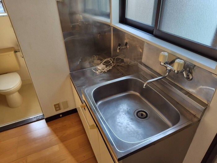 クロ－バ－フラット ２の物件内観写真