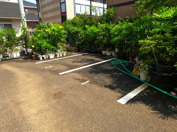 第一フラワーマンションの物件外観写真