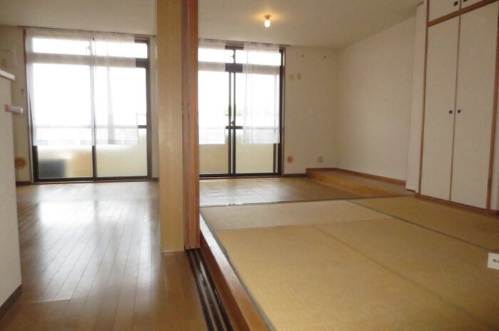 ルネス・パルルの物件内観写真