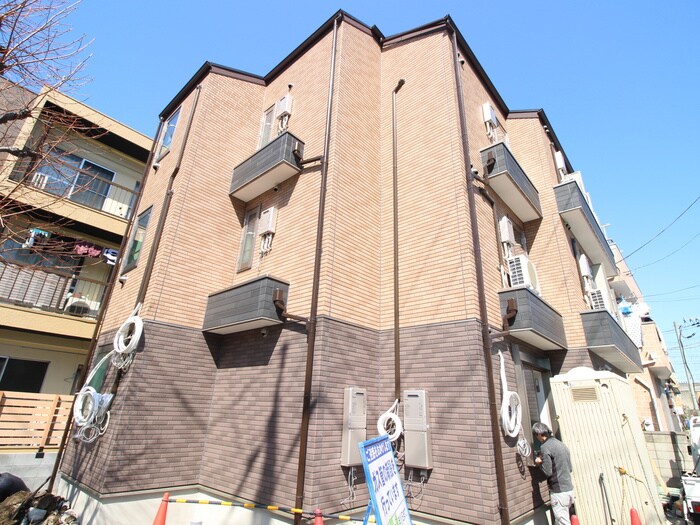 ウェルビーイング五反野の物件外観写真