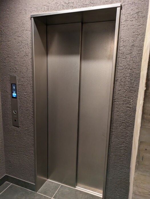 クロスレジデンス六義園の物件外観写真