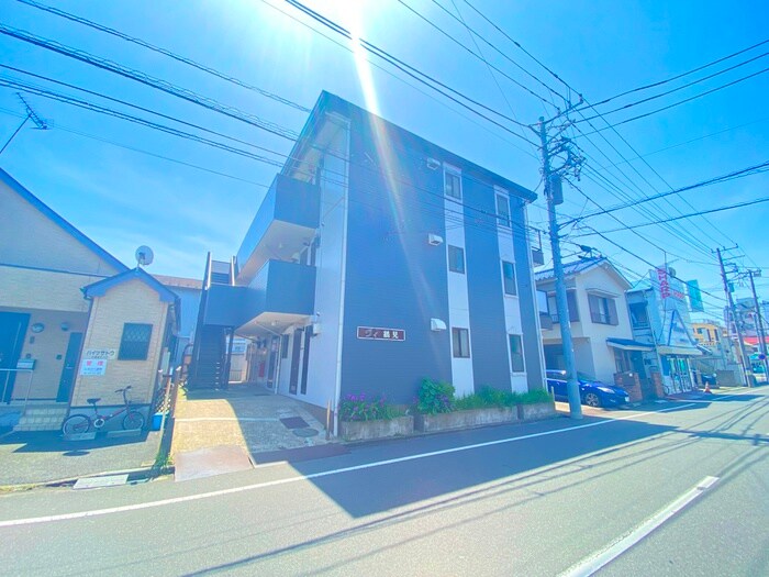 ヴィ鶴見の物件外観写真