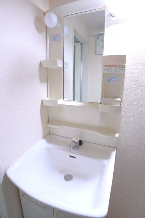 ファミ－ユ宮前B棟の物件内観写真