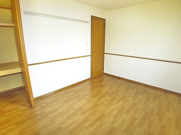 ファミ－ユ宮前B棟の物件内観写真