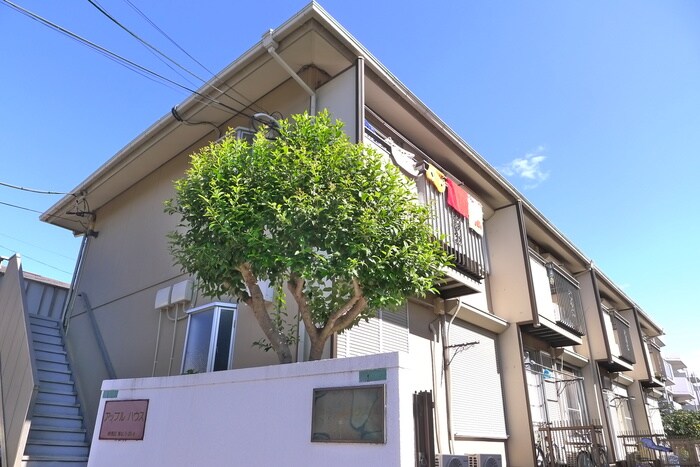 アップルハウスの物件外観写真