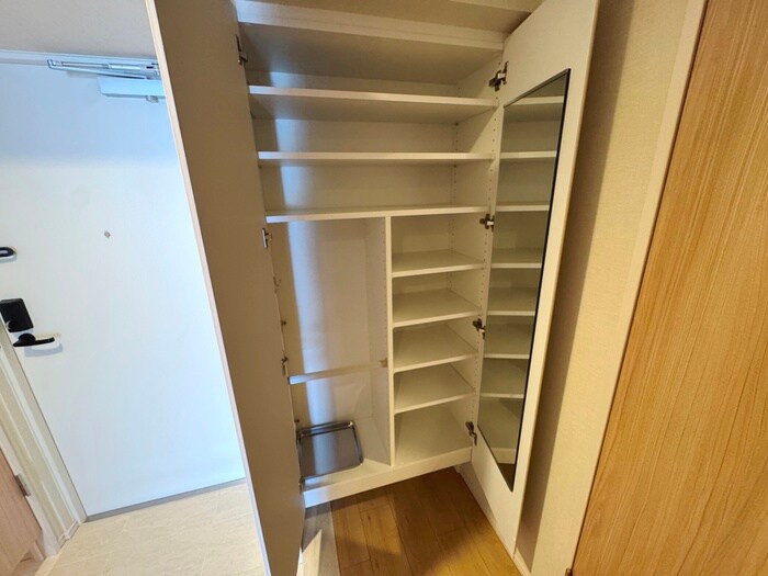 ｻﾞ･ｹﾝｼﾞﾝﾄﾝ･ﾚﾝｼﾞﾃﾞﾝｽときわ台の物件内観写真