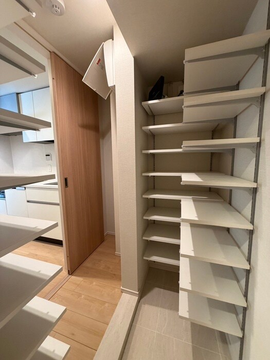 ｻﾞ･ｹﾝｼﾞﾝﾄﾝ･ﾚﾝｼﾞﾃﾞﾝｽときわ台の物件内観写真